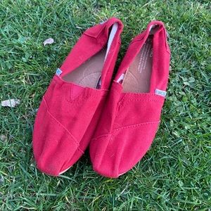 Red toms shoes